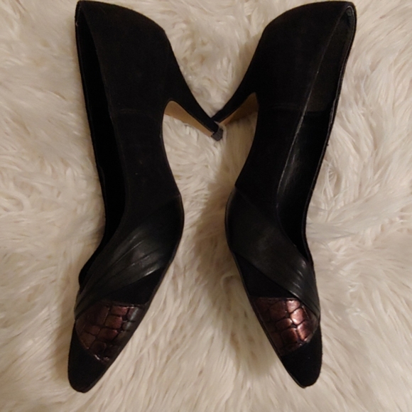 Vinatge velvety black heels - Picture 2 of 4